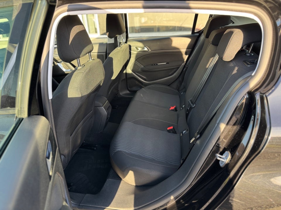 Peugeot 308 1,6 BlueHDi 120 Active 5d