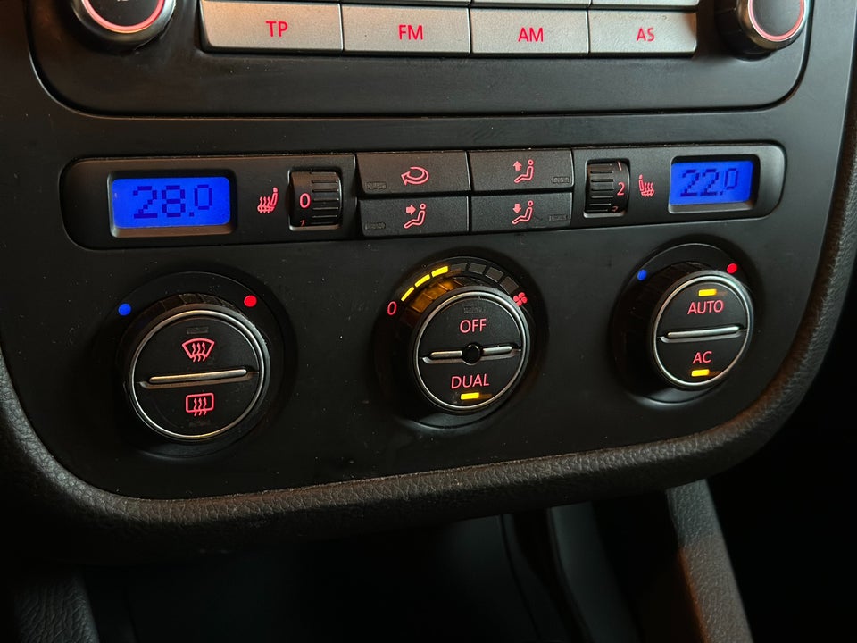 VW Jetta 1,4 TSi 140 Sportline 4d