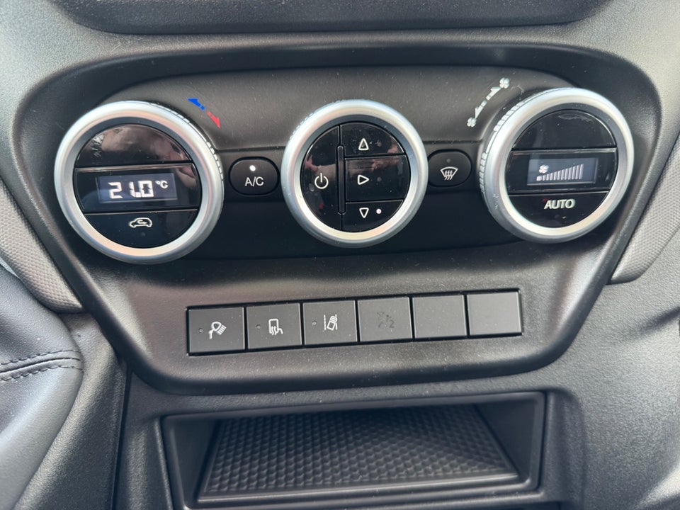 Iveco Daily 3,0 35S18 16m³ Van AG8
