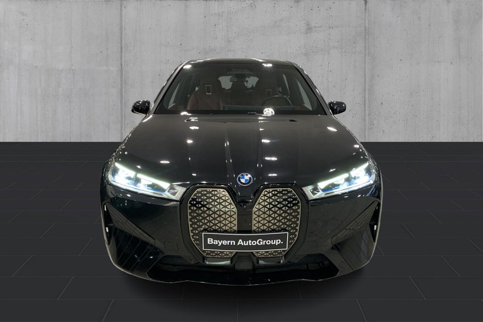 BMW iX xDrive40 Supercharged 5d