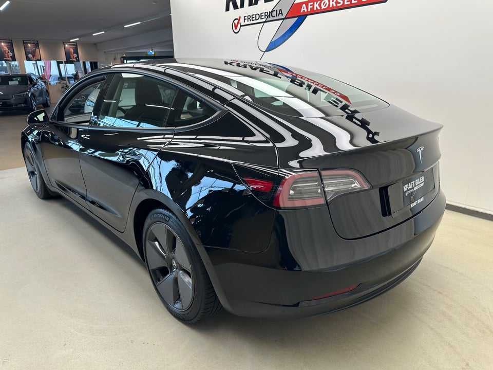 Tesla Model 3 Standard Range+ RWD 4d