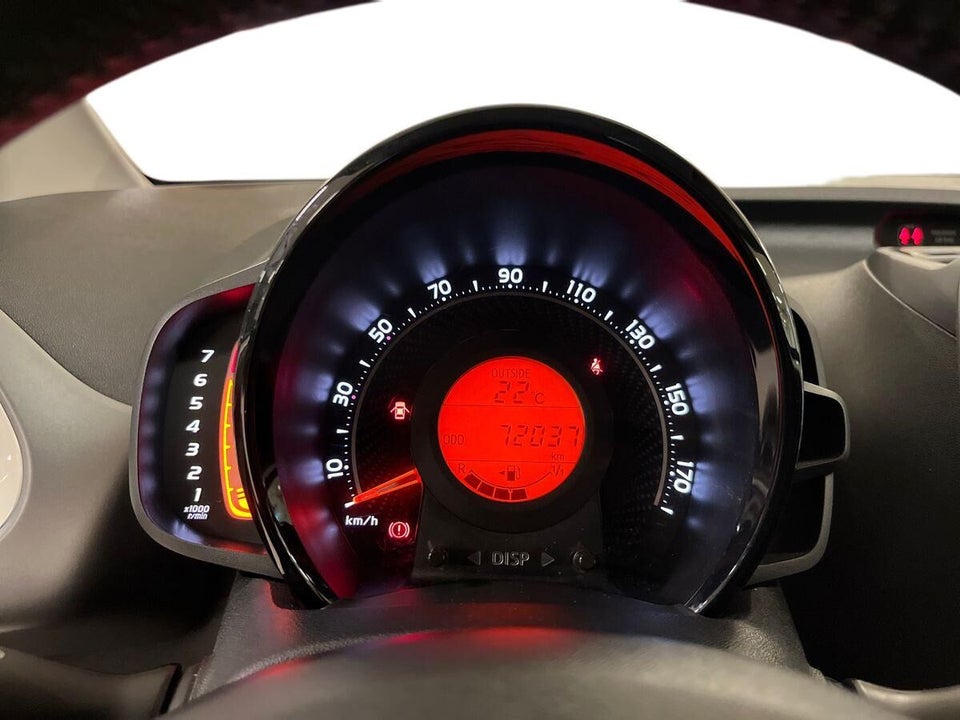 Toyota Aygo 1,0 VVT-i x-plore 5d