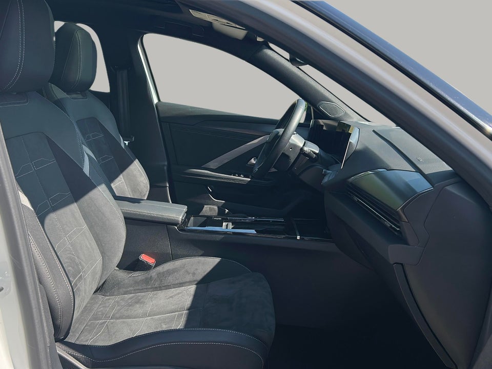 Opel Astra-e 54 Ultimate 5d