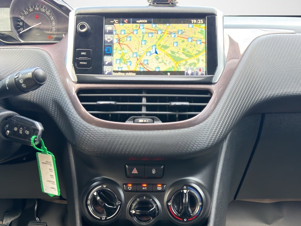 Peugeot 2008 1,2 VTi 82 Active 5d