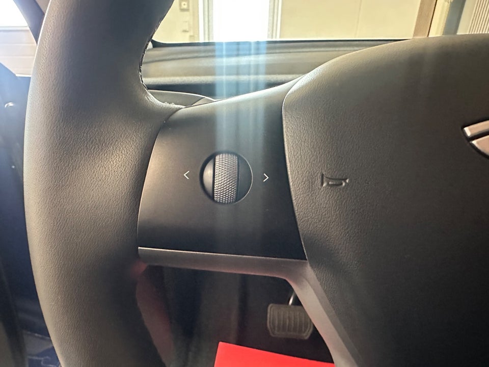Tesla Model Y Long Range RWD 5d