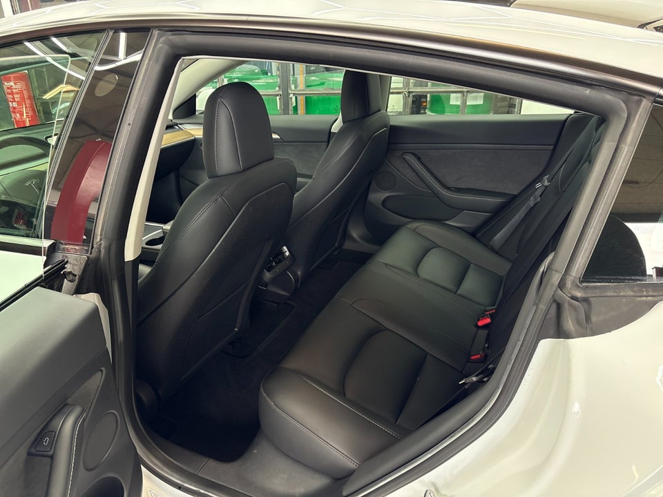 Tesla Model 3 Long Range AWD 4d