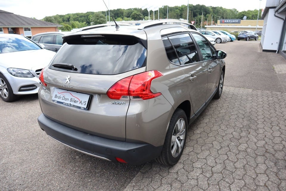 Peugeot 2008 1,2 VTi 82 Style 5d