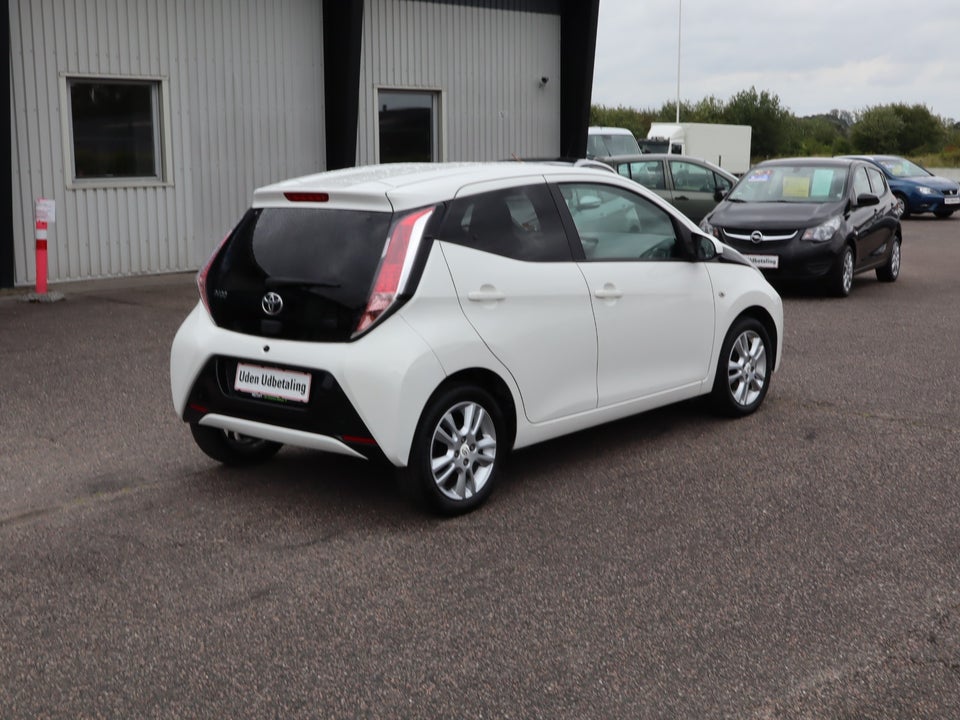 Toyota Aygo 1,0 VVT-i x-clusiv 5d