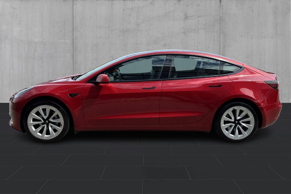 Tesla Model 3 Standard Range+ RWD 4d