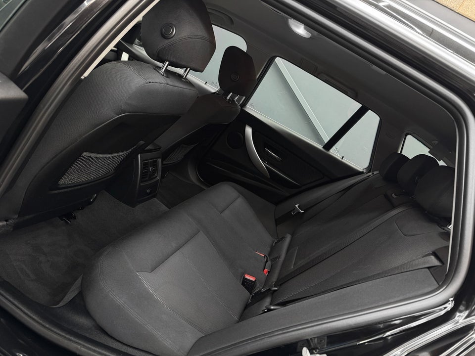 BMW 320d 2,0 Touring Advantage aut. 5d