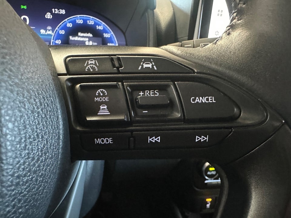 Toyota Yaris 1,5 Hybrid Executive e-CVT 5d