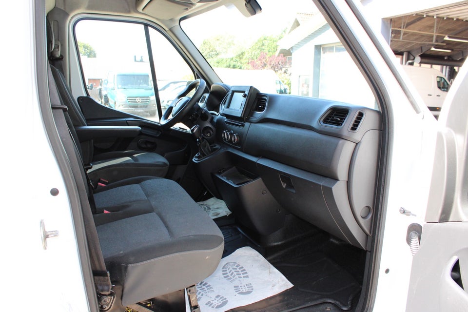 Renault Master IV T35 2,3 dCi 150 L2H2 Kassevogn