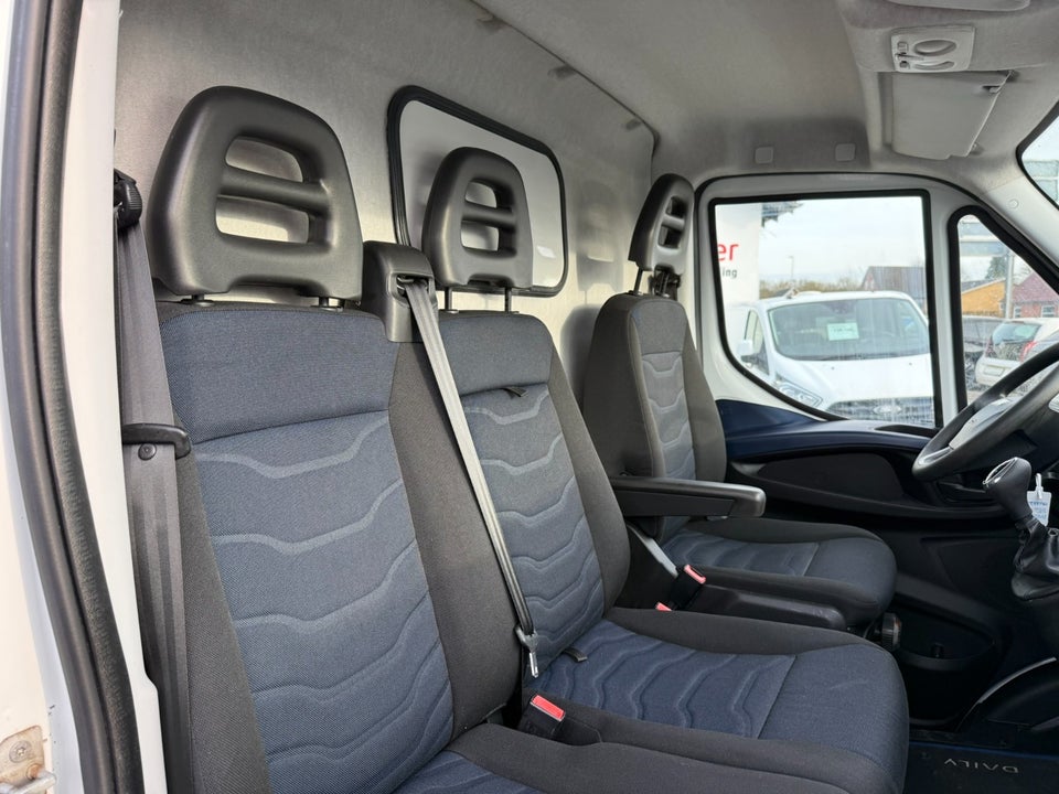 Iveco Daily 3,0 35C21 19,6m³ Van AG8