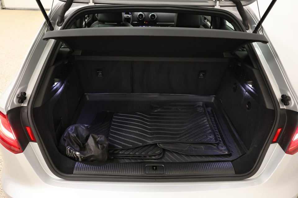Audi A3 1,8 TFSi Ambition S-line Sportback S-tr. 5d