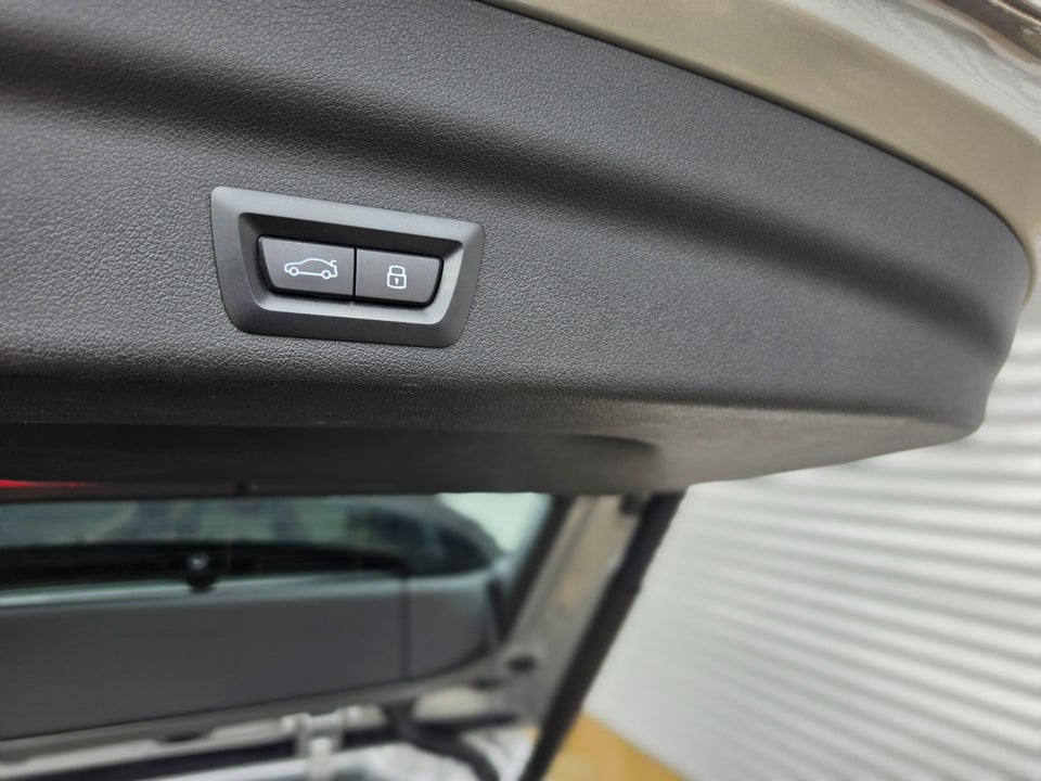BMW iX1 eDrive20 X-Line 5d
