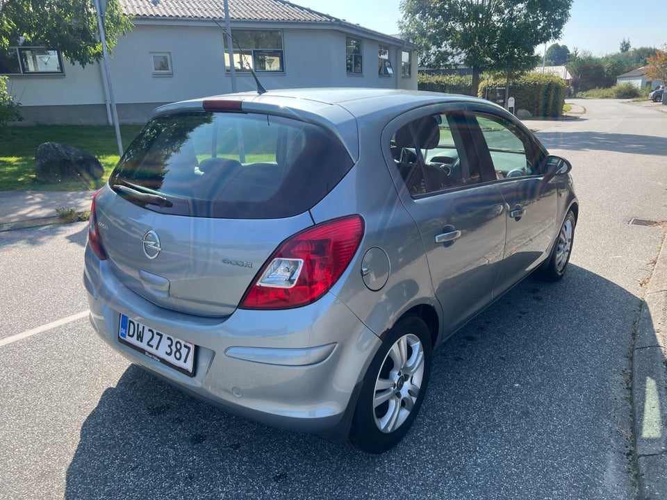 Opel Corsa 1,3 CDTi 95 Cosmo eco 5d