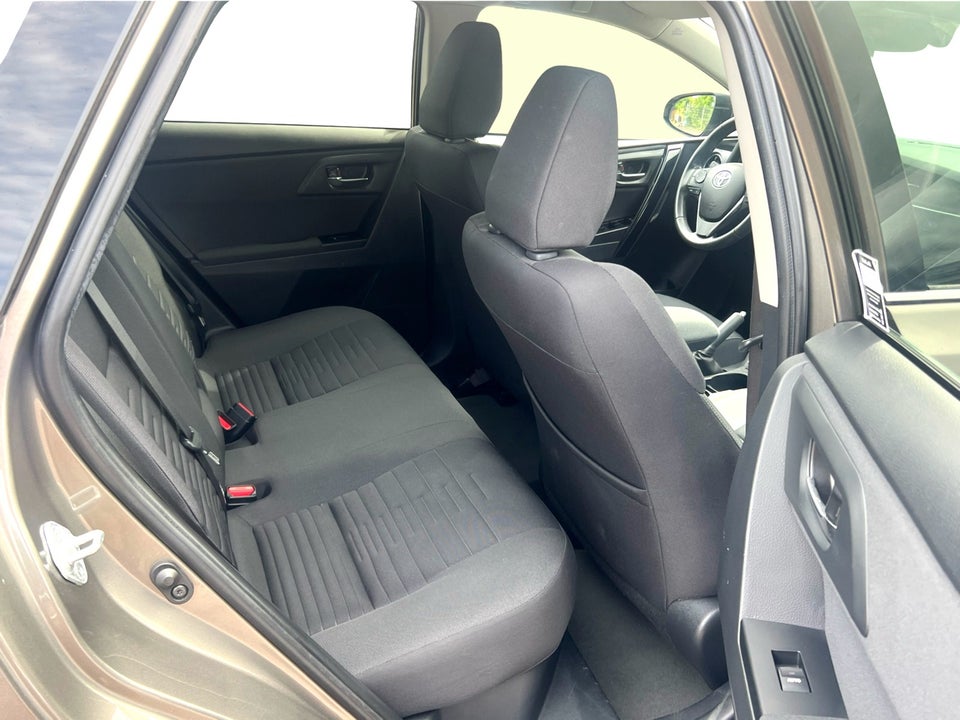 Toyota Auris 1,8 Hybrid H2 Touring Sports CVT 5d