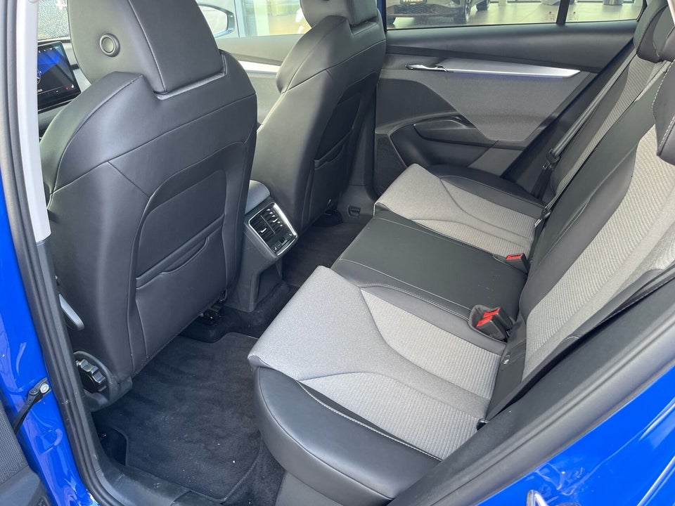 Skoda Enyaq 60 iV Loft 5d