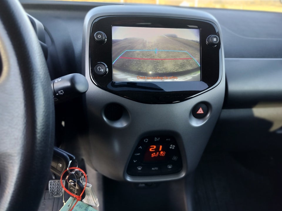 Toyota Aygo 1,0 VVT-i x-press 5d