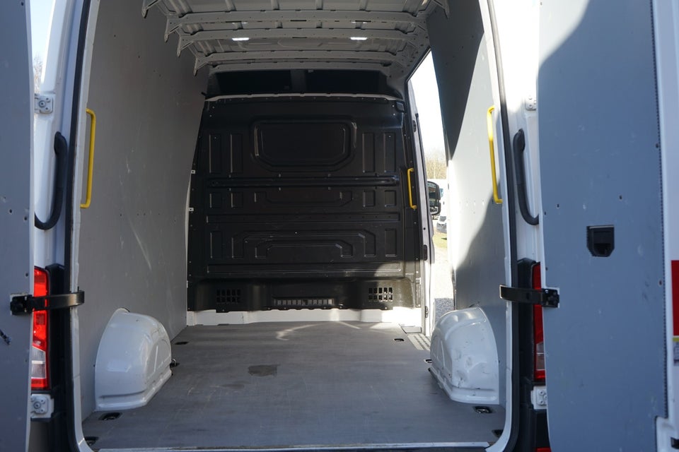 VW Crafter 35 2,0 TDi 140 Kassevogn L3H2