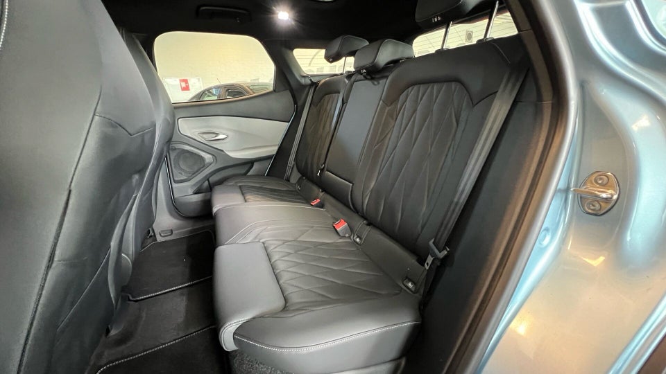 Ford Explorer 79 Premium Extended Range AWD 5d