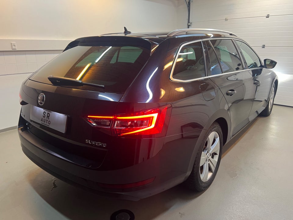 Skoda Superb 2,0 TDi 190 Style Combi DSG 5d