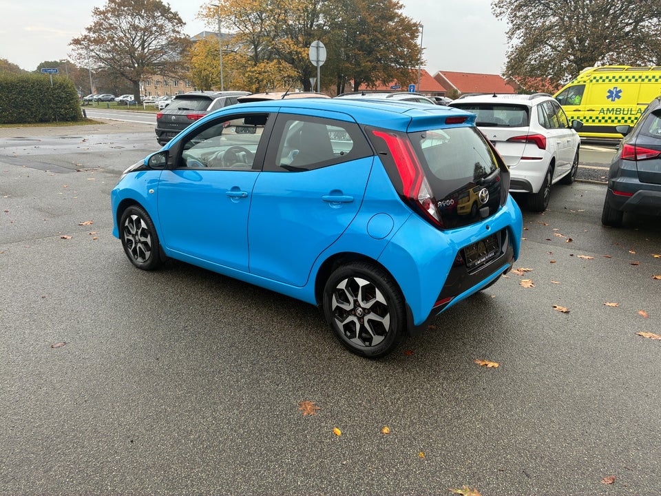 Toyota Aygo 1,0 VVT-i x-plore 5d