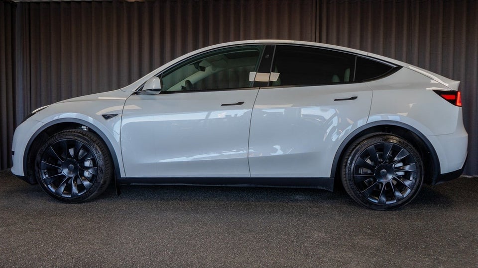 Tesla Model Y Long Range RWD 5d