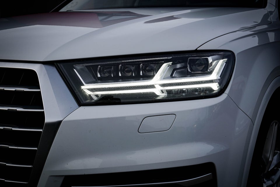 Audi Q7 3,0 TDi 272 quattro Tiptr. Van 5d