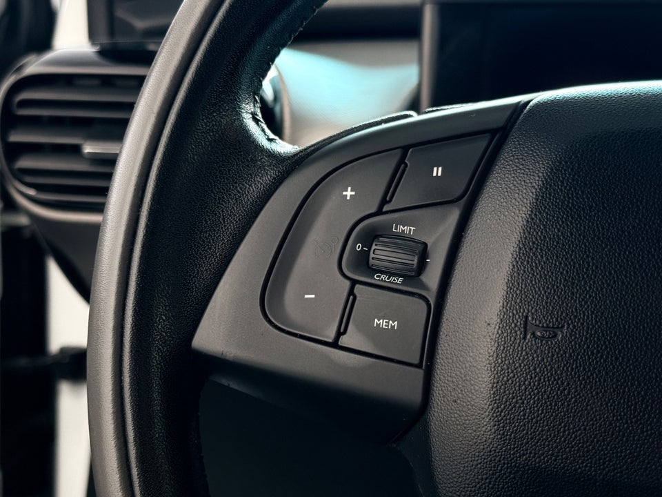 Citroën C4 Cactus 1,6 BlueHDi 100 Feel Van 5d
