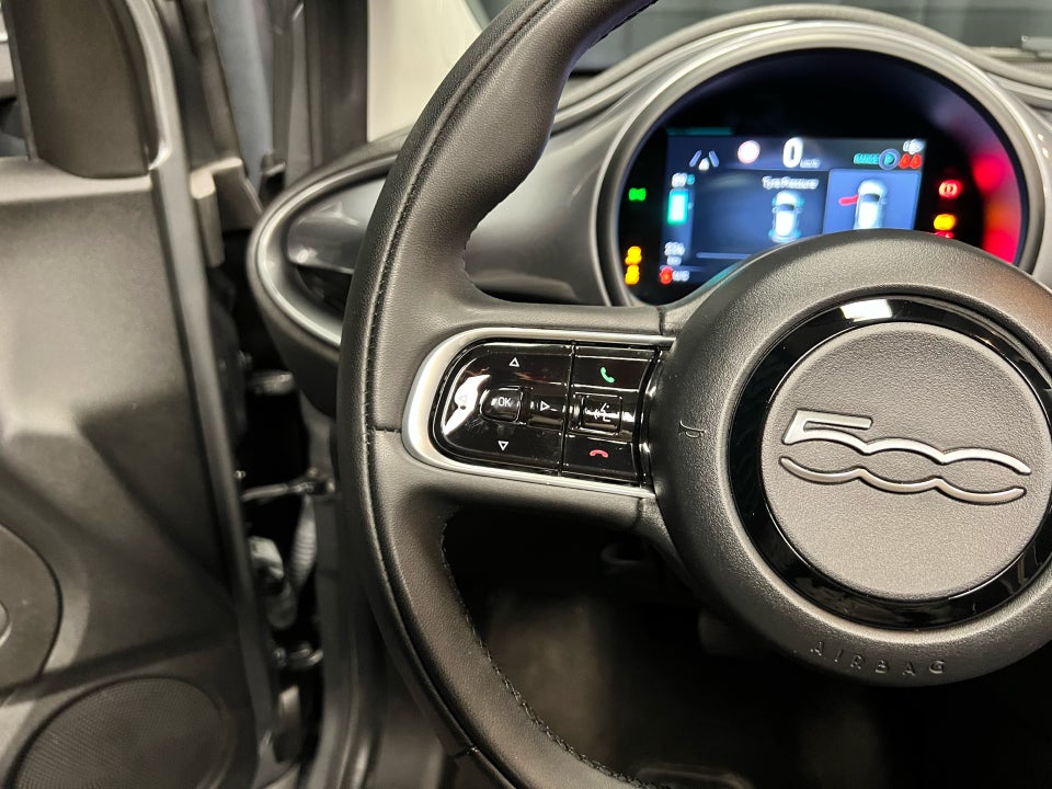 Fiat 500e 42 Icon Cabrio 2d