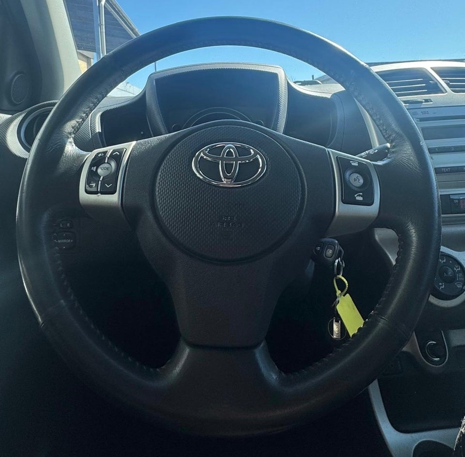 Toyota Urban Cruiser 1,3 VVT-i T2 5d