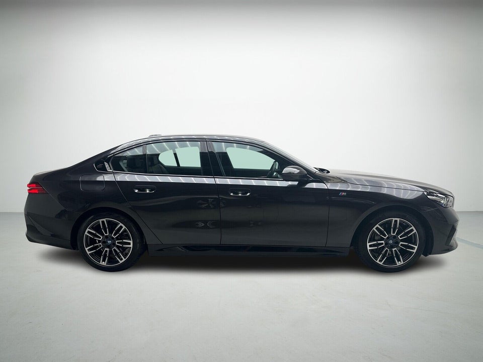 BMW i5 eDrive40 M-Sport 4d