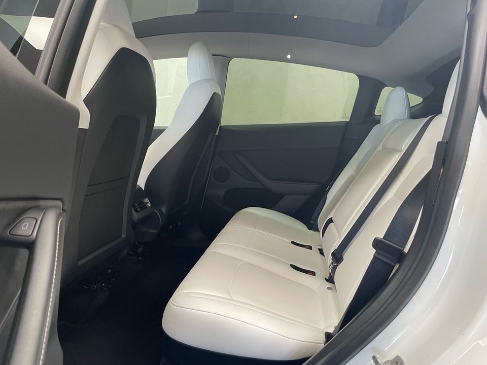 Tesla Model Y Long Range AWD 5d