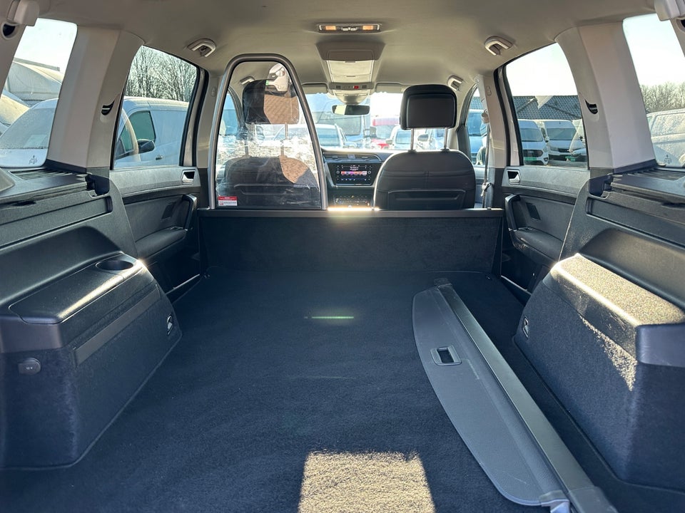 VW Touran 2,0 TDi 150 Comfortline DSG Van 5d