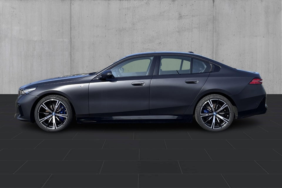 BMW i5 eDrive40 M-Sport 4d