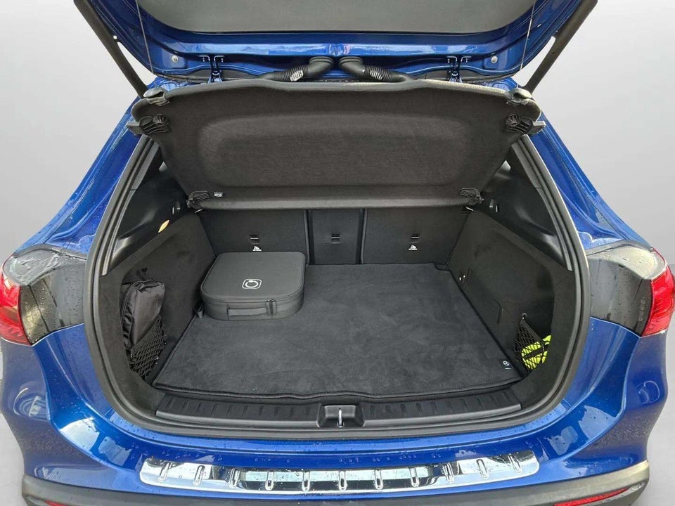 Mercedes EQA300 Progressive 4Matic 5d