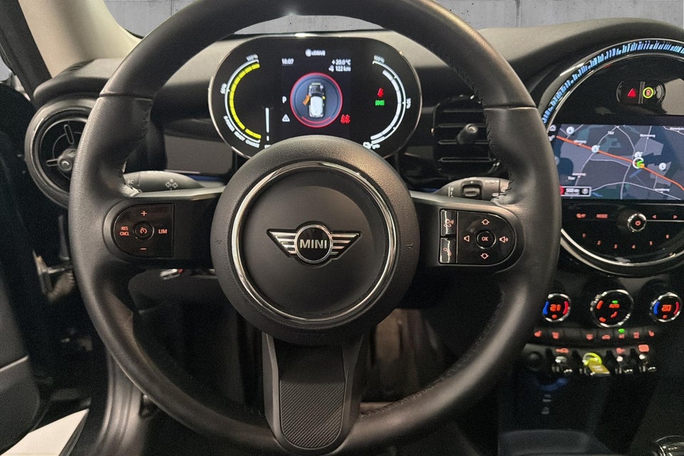 MINI Cooper SE Essential 3d