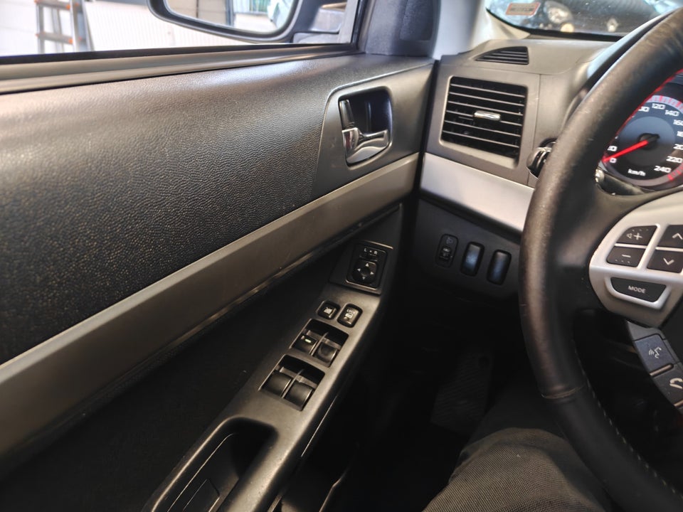 Mitsubishi Lancer 1,8 Invite SportSedan 4d