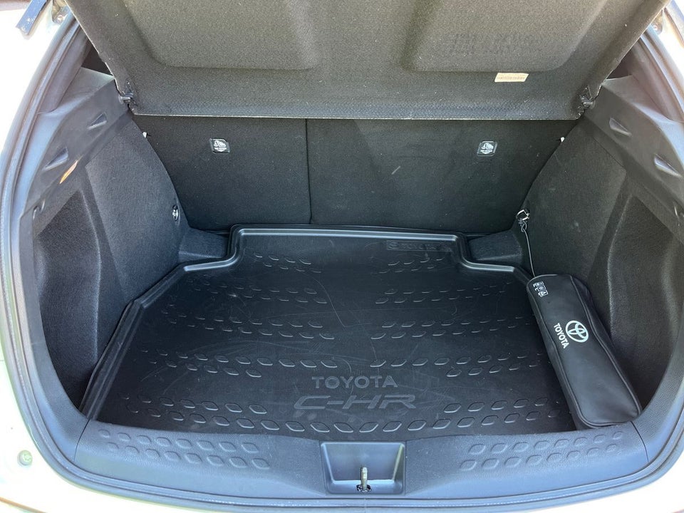 Toyota C-HR 1,8 Hybrid C-LUB Premium CVT 5d