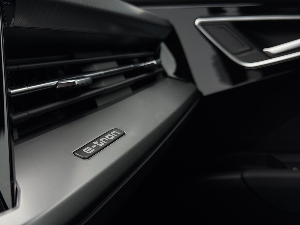 Audi Q4 e-tron 45 Progress 5d