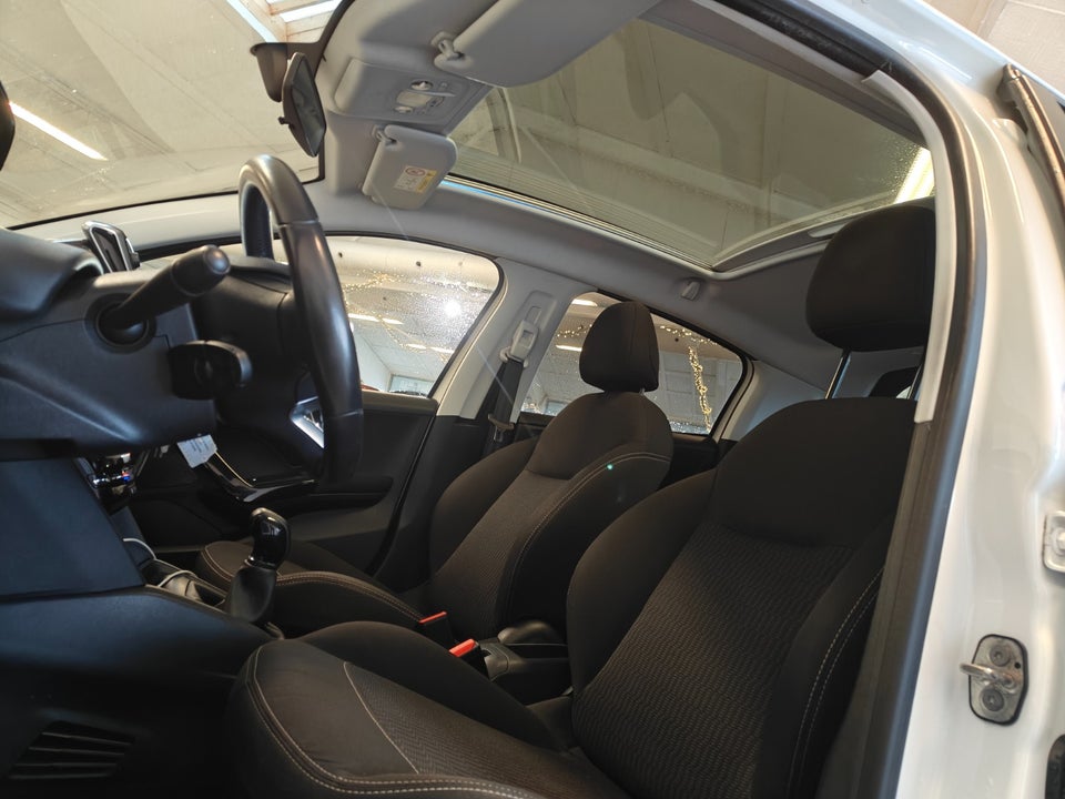 Peugeot 208 1,6 BlueHDi 100 Envy Sky 5d