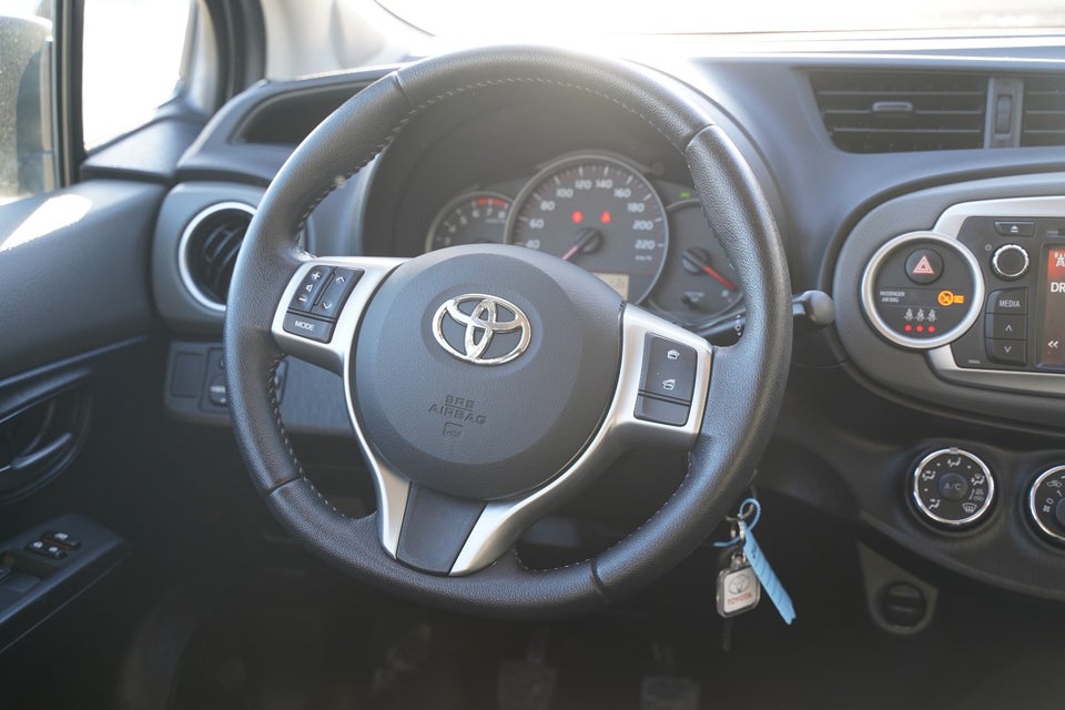 Toyota Yaris 1,0 VVT-i T2 5d