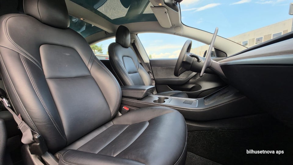 Tesla Model 3 Long Range AWD 4d