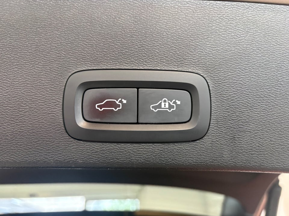 Volvo XC40 P6 ReCharge Plus 5d