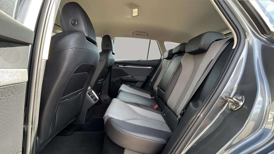 Skoda Enyaq 60 iV Loft 5d