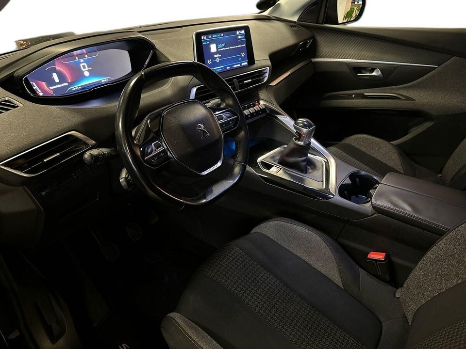 Peugeot 5008 1,5 BlueHDi 130 Strike 7prs 5d