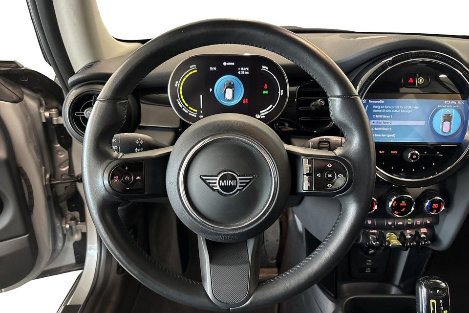 MINI Cooper SE Classic Trim 3d