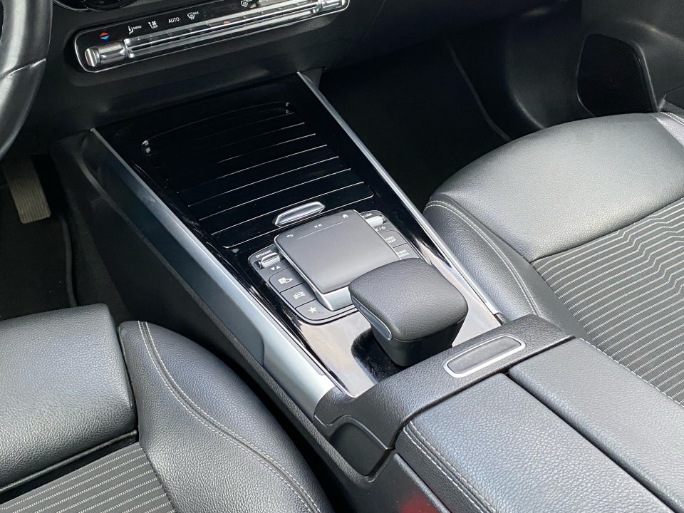 Mercedes EQB300 Progressive 4Matic 5d