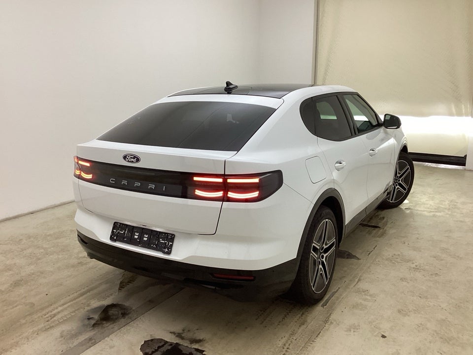 Ford Capri 77 Premium Extended Range 5d